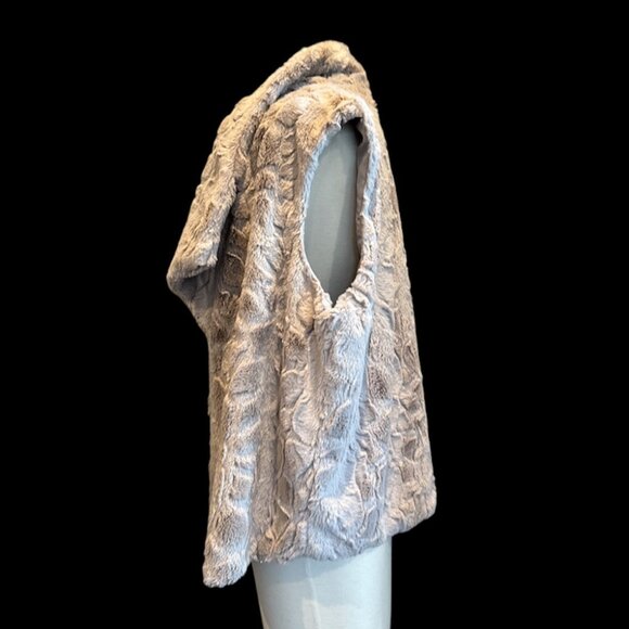 NEW Jack Soft Camel Faux Fur Vest - Picture 4 of 10